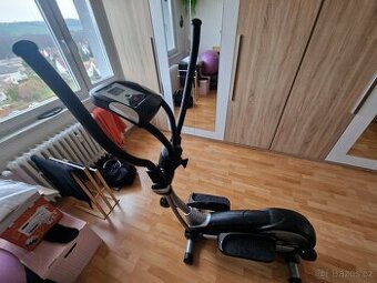 Elipticky trenažér