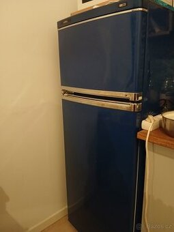 Ĺednicka s mrazakem 1900 CZK