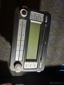 Autorádio z Golfa mk5
