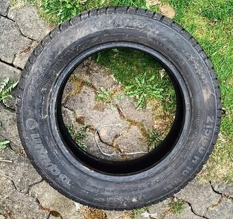 několik starších pneu po 1 ks, některé i s disky