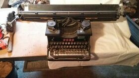 Starý psací stroj torpédo - 1