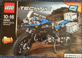 Lego Technic 42063 - BMW R 1200 GS Adventure.