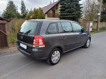 Benzínová Opel Zafira 1.8...7místné