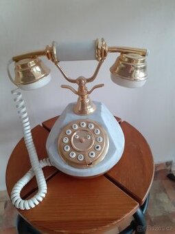 telefon s vidlicí
