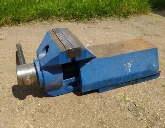 Koupím zánovní svěrák Kasper 135 a 150