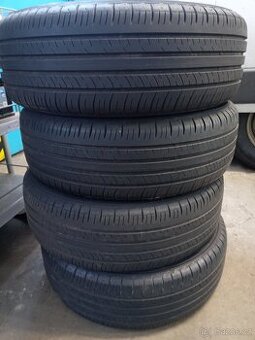 PNEU DUNLOP 215/60 R17 96H