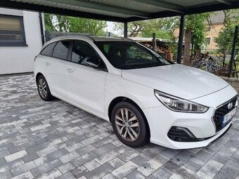 Hyundai i30 kombi 2018, benzín 1.0, 79000km, kamera