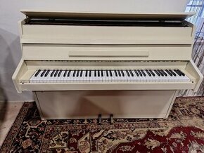 Bily klavír piano