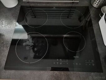 Indukční varná deska Electrolux EHH46340FK černá