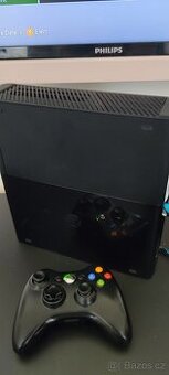 Xbox 360 s hdd 500 gb ovladačem a fifa 2015