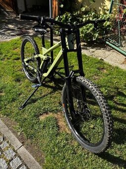Prodám DH kolo Cube two 15 race 2024 27,5-M