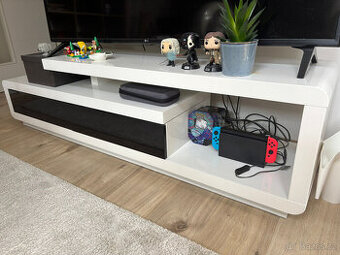 TV stůl