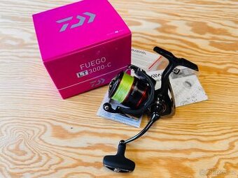 PŘÍVLAČOVÝ NAVIJÁK DAIWA FUEGO 3000-C + PLETENÁ ŠŇŮRA DAIWA