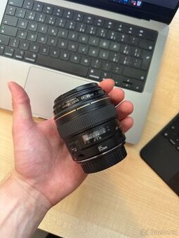 Canon EF 85 mm F1.8