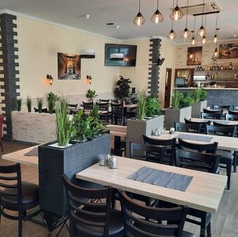 Přijmeme Číšníka / Servírku