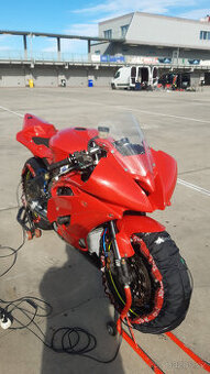 Yamaha R6 okruhovka