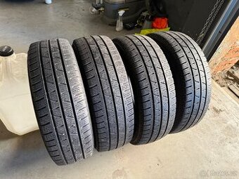 prodám zimní pneumatiky 195/65/16 Pirelli celá sada