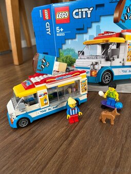 LEGO CITY Zmrzlinářské auto 60253 KOMPLETNÍ