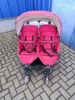 Kočárek pro dvojčata