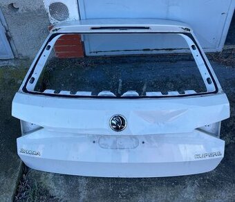 Prodám Páté Dveře / Víko Kufru - Škoda Superb 3