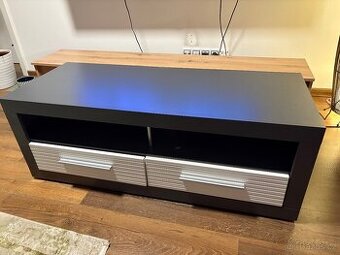 Komoda pod TV