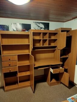 Sestava skříněk a psací stůl