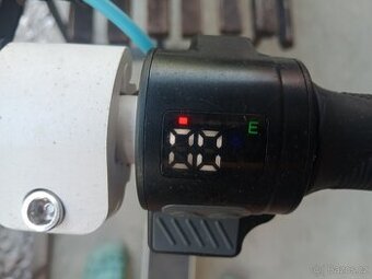 Dětská elektrokoloběžka urbis