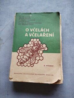 Stará kniha včelařství