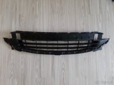 Peugeot 207 přední nárazník mřížka
