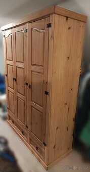 Skříň rustikální Corona 3dveřová