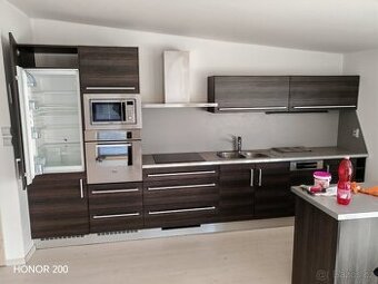 Kuchyňská linka včetně spotřebičů