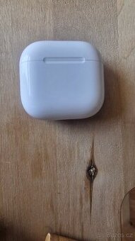 Apple AirPods 4 (2024) – TOP stav, záruka 23 měsíců