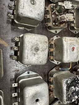 Predám skrinkový regulátor napati JAWA ČZ 175 250 35