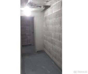 pronájem sklepa-skladu, 5,5m2 - Praha 9 Harfa