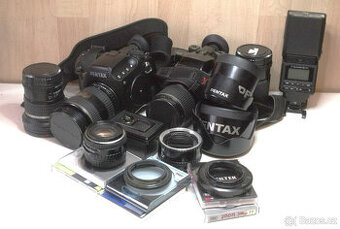 Pentax 645N + 645D + 5 objektivů FA +..........