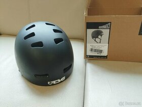TSG Evolution Solid přilba / helma skate Black - 1