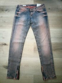 Nové dámské džíny Pepe Jeans vel.27