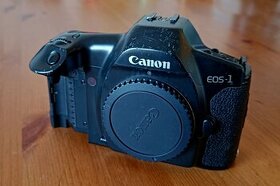 Tělo fotoaparátu Canon EOS 1 (1989)