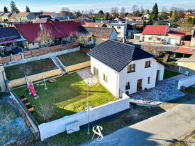 Prodej rodinného domu 4+kk s garáží a pozemkem (682 m²) Věro
