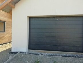 Sekční garážová vrata s pohonem - výprodej