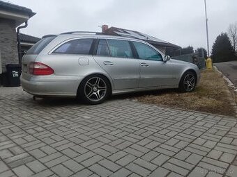Mercedes Benz E 211 , 2,7 cdi, Avantgarda
