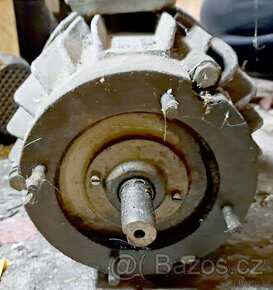 Třífázový 3F motor z míchačky