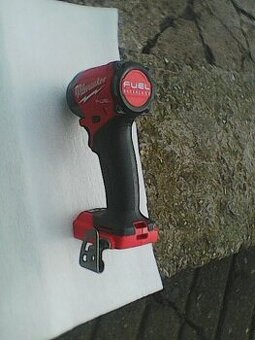 Milwaukee 2953-20 M18fid3 226Nm razovy utahovak 1/4 Hex