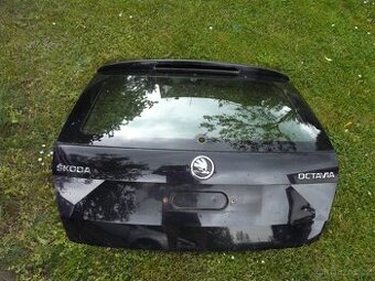 ŠKODA OCTAVIA 3 COMBI ZADNÍ PÁTÉ DVEŘE