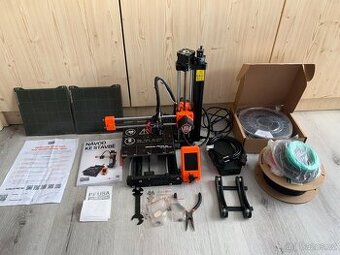Prusa Mini+ s příslušenstvím a filamenty – plně funkční, ihn