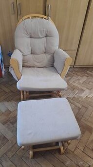Houpaci kojenecke kreslo s podnozkou