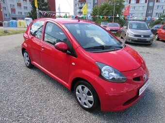 Toyota Aygo 1.0i 50kW, servisní kniha, nová STK, klima