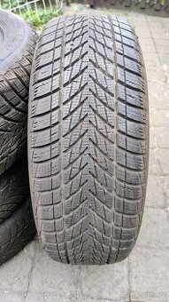 Zimní pneu Goodyear ULTRAGRIP 205/55 R17