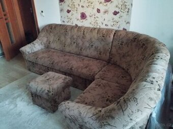 Rozkládací sedačka s taburetem - Rezervace