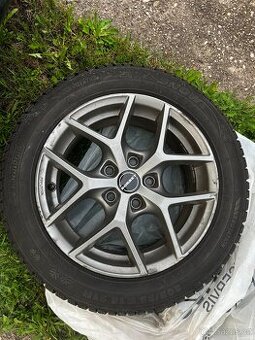 Škoda Octavia 3, Alu kola s zimní pneu.